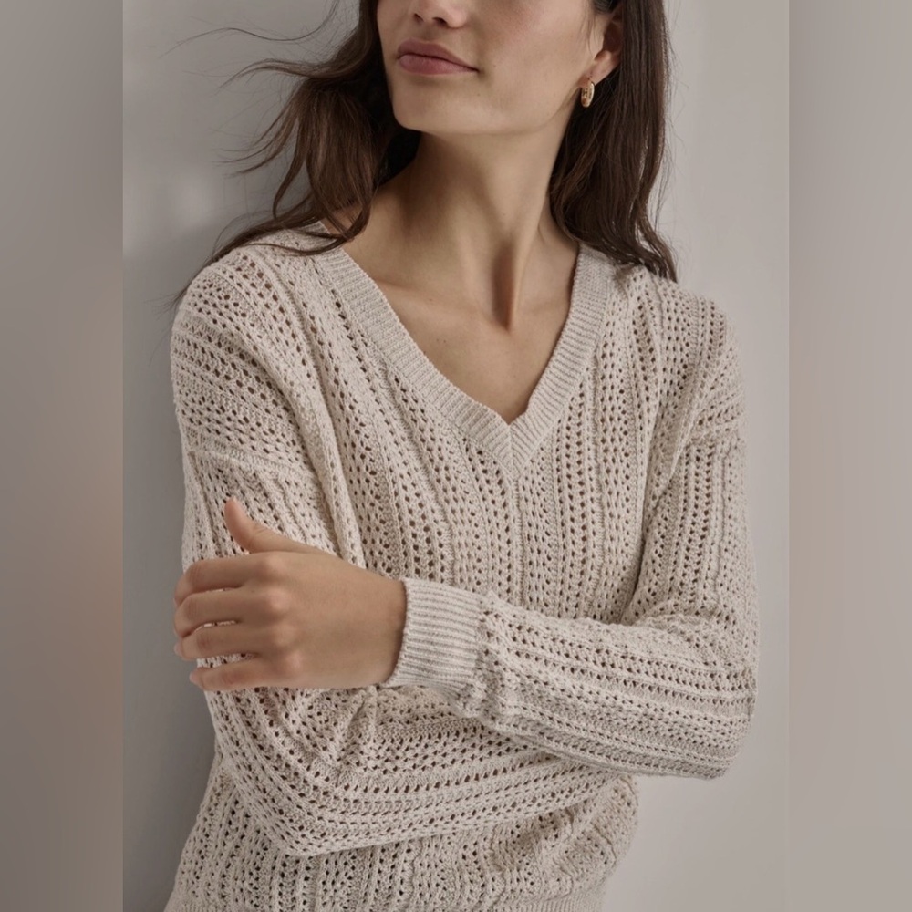DKNY V-Neck Gold Metalic Sweater in Tan/ Brown . Like New